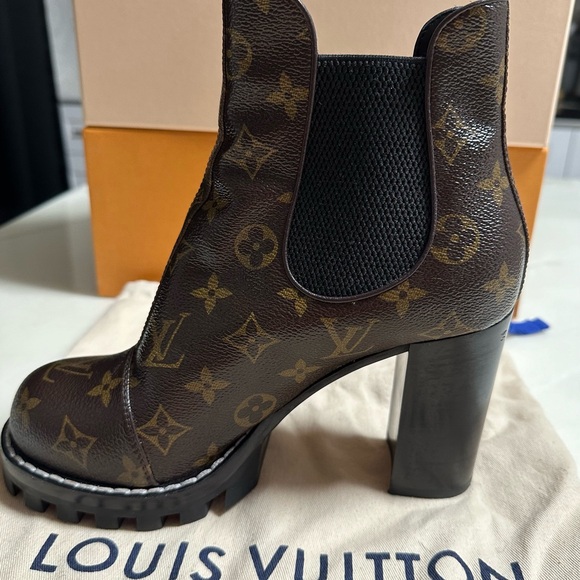 Louis Vuitton Ankle Boots - Picture 6 of 6
